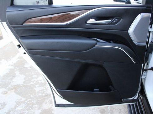 Used 2023 Cadillac Escalade Sport Platinum image 22