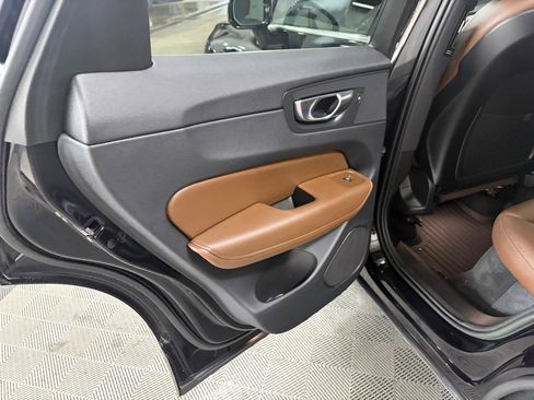 Used 2023 Volvo XC60 B5 Plus w/ Climate Package AWD/4WD image 21