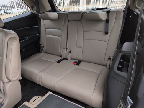 Certified 2020 Honda Pilot Touring image 24