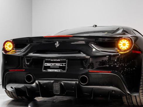 Used 2018 Ferrari 488 GTB image 73