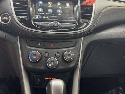 Used 2019 Chevrolet Trax LT w/ LT Convenience Package AWD/4WD image 14