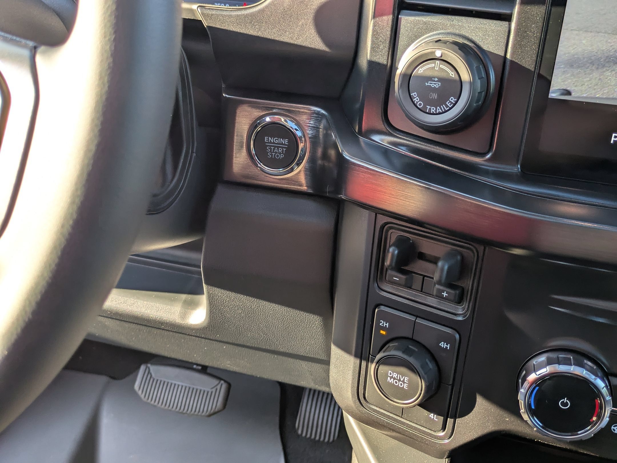 Certified 2026 Ford F350 Lariat w/ Lariat Ultimate Package AWD/4WD image 25