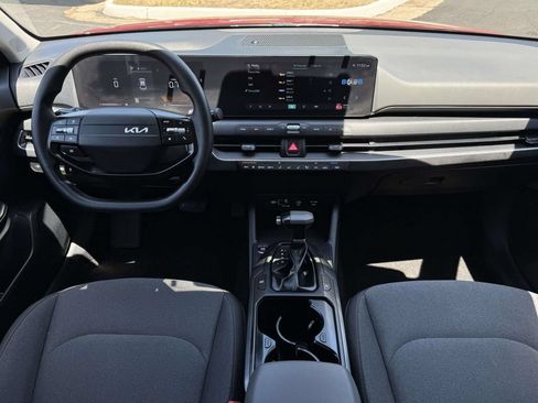 Used 2025 Kia K4 FWD image 2