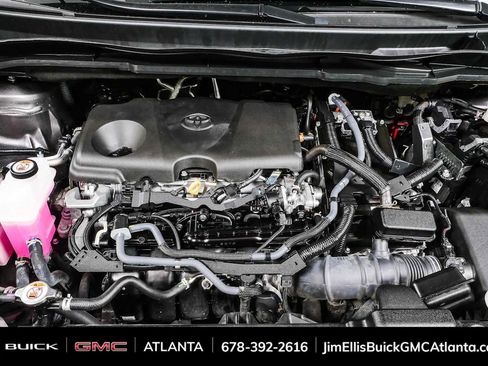 Used 2024 Toyota Sienna XLE FWD image 37