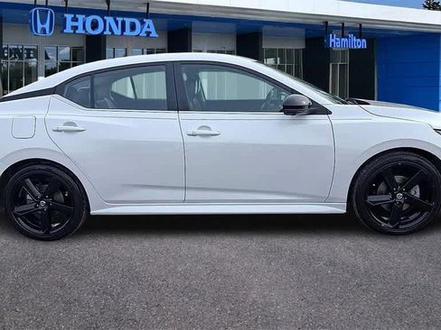 Used 2023 Nissan Sentra SR w/ SR Premium Package image 9