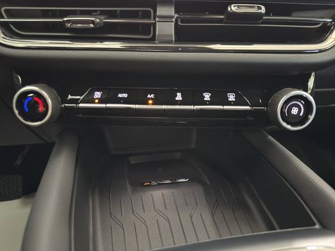 New 2026 Chevrolet Equinox EV RS image 16