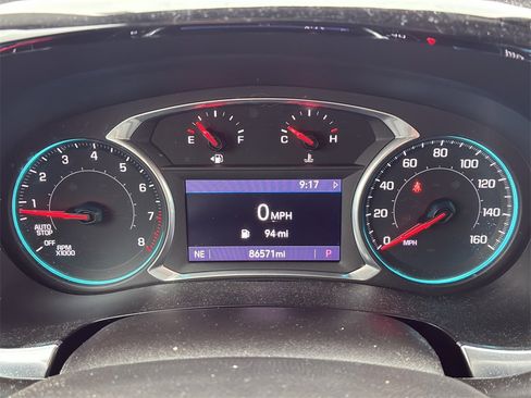 Used 2021 Chevrolet Traverse LT image 31