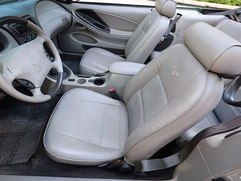 Used 2004 Ford Mustang Convertible image 31