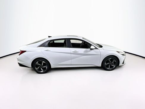 Used 2023 Hyundai Elantra Limited FWD image 4