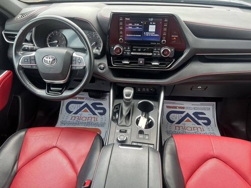 Used 2022 Toyota Highlander XSE AWD/4WD image 10