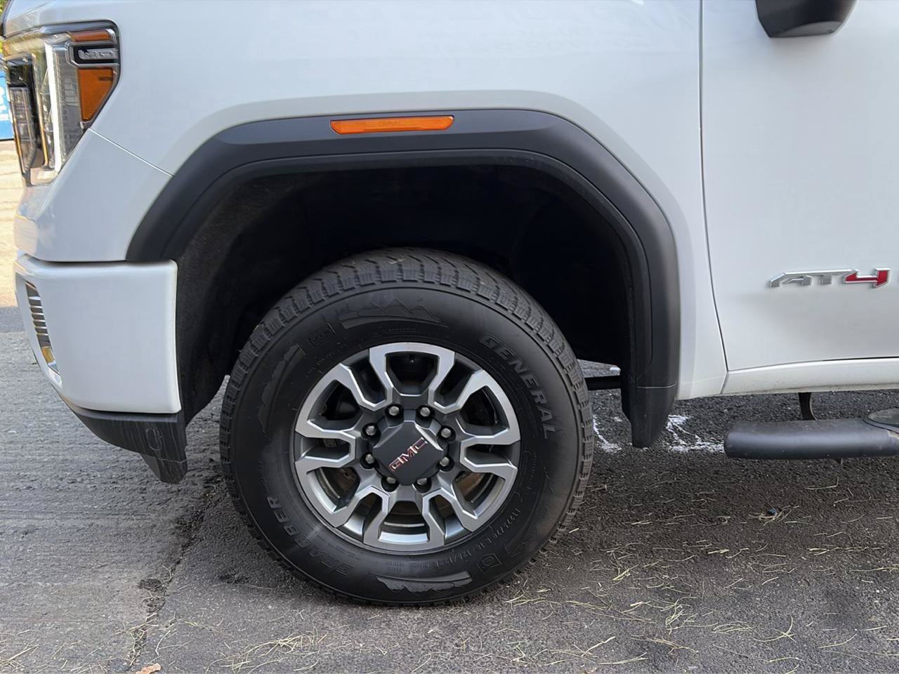 Used 2023 GMC Sierra 3500 AT4 AWD/4WD image 16