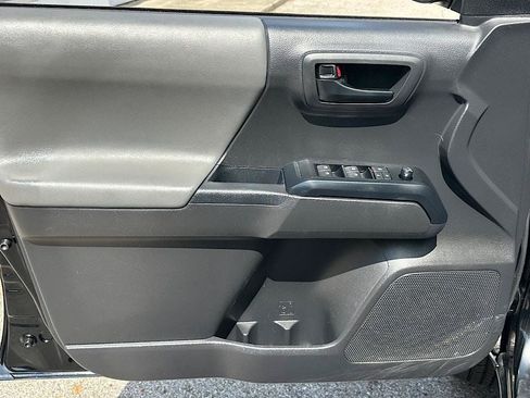 Used 2023 Toyota Tacoma SR AWD/4WD image 13