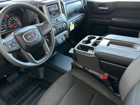 Certified 2025 GMC Sierra 1500 Pro w/ Convenience Package image 10
