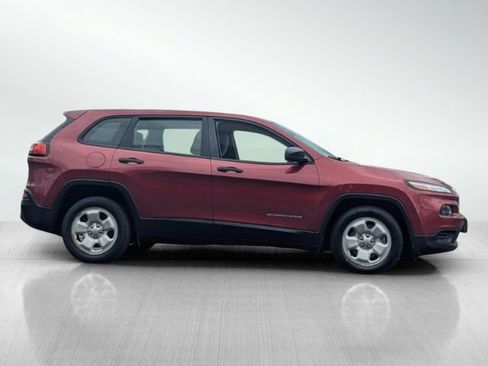 Used 2016 Jeep Cherokee Sport image 3