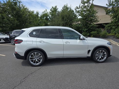 Used 2026 BMW X5 xDrive50e AWD/4WD image 2