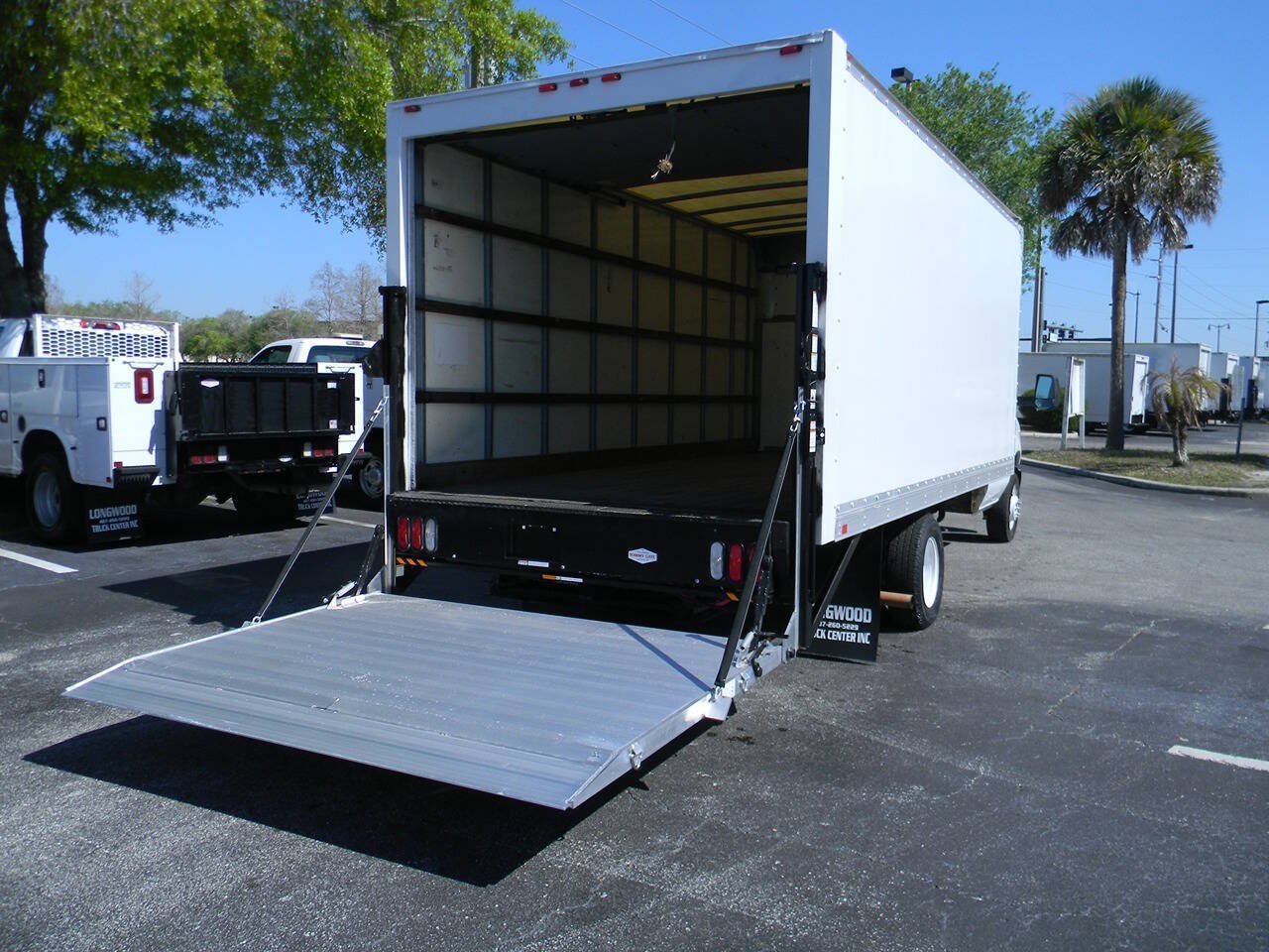Used 2017 Ford E-350 and Econoline 350 Super Duty RWD image 11