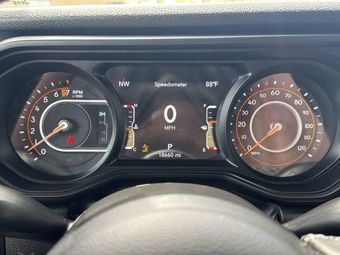 Used 2025 Jeep Gladiator Sport AWD/4WD image 27