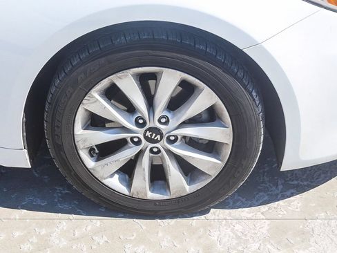 Used 2016 Kia Optima EX w/ Premium Package FWD image 10