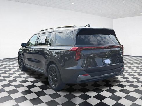 Used 2025 Kia Carnival SX w/ SX Dark Edition Package FWD image 6
