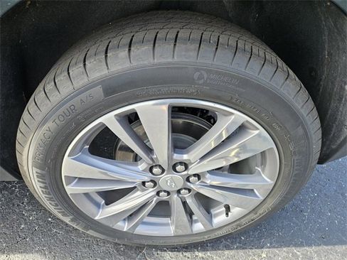 Certified 2025 Cadillac XT5 Premium Luxury image 14