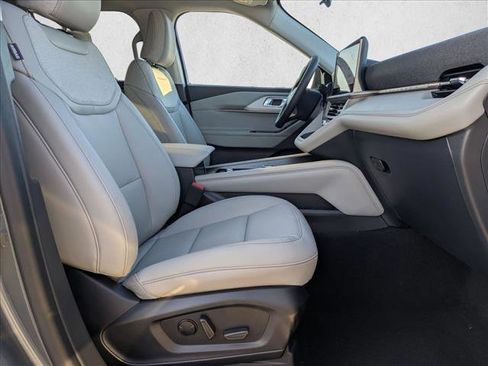 New 2026 Ford Explorer Active w/ Active Comfort Package image 22