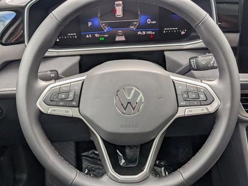 New 2026 Volkswagen Taos SE FWD image 14