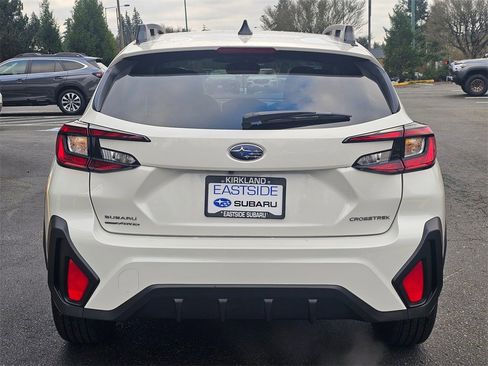 Used 2025 Subaru Crosstrek 2.0i Premium image 6