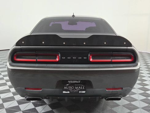 Used 2016 Dodge Challenger SRT w/ Technology Group RWD image 6