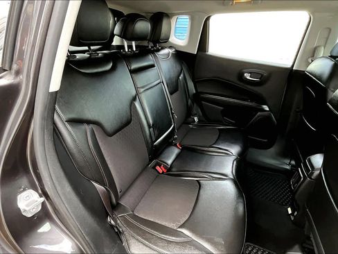 Used 2018 Jeep Compass Latitude w/ Popular Equipment Group image 20