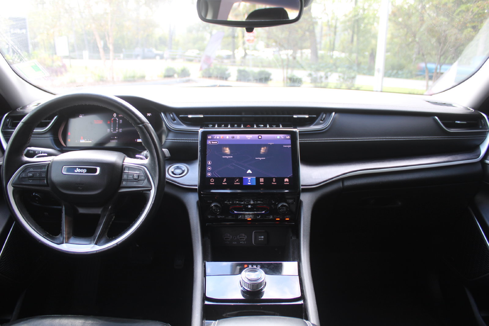Used 2022 Jeep Grand Cherokee L Limited RWD image 25
