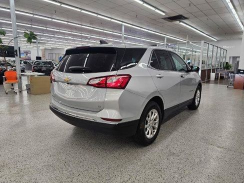 Used 2020 Chevrolet Equinox LT w/ Driver Convenience Package FWD image 5
