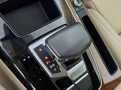 Used 2021 Audi Q5 Premium Plus w/ Premium Plus Package image 24