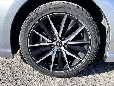 Used 2024 Toyota Camry SE image 9