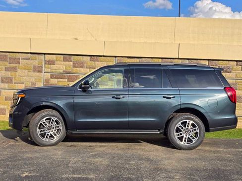 New 2026 Ford Expedition Active image 8