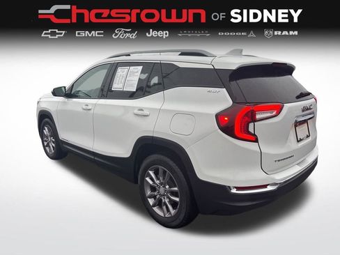 Used 2023 GMC Terrain SLT image 3