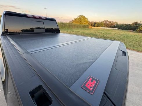 Used 2023 GMC Sierra 2500 Denali w/ Denali Black Diamond Edition AWD/4WD image 32