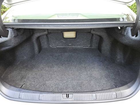 Used 2013 Toyota Avalon Limited image 29