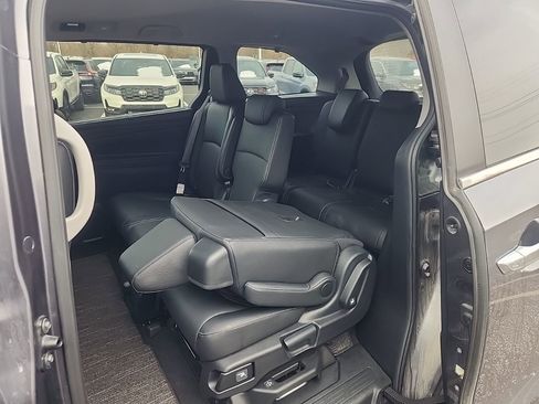 Used 2024 Honda Odyssey EX-L image 17