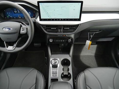 New 2025 Ford Escape SE w/ PHEV Premium Package FWD image 18