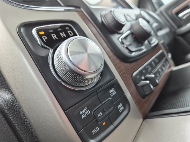Used 2015 RAM 1500 Laramie w/ Convenience Group AWD/4WD image 18