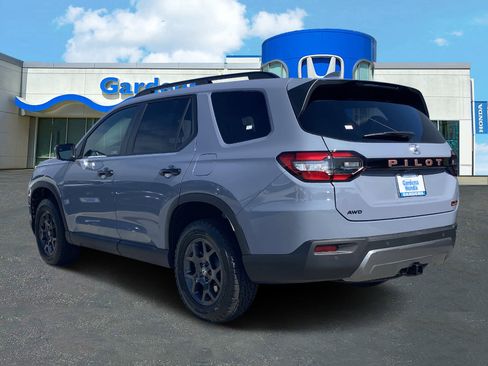 New 2026 Honda Pilot TrailSport image 4