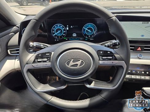 Used 2025 Hyundai Elantra Limited FWD image 29