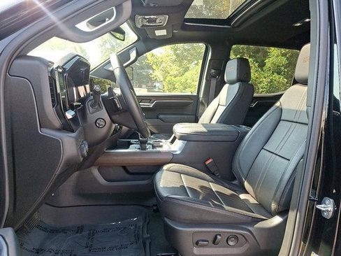 Used 2024 Chevrolet Silverado 1500 High Country w/ High Country Premium Package image 44