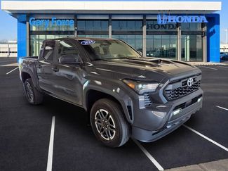 Used 2024 Toyota Tacoma TRD Sport AWD/4WD video 1