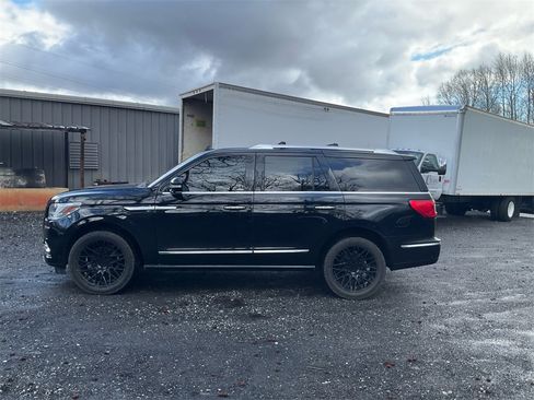 Used 2018 Lincoln Navigator Reserve w/ Technology Package image 8