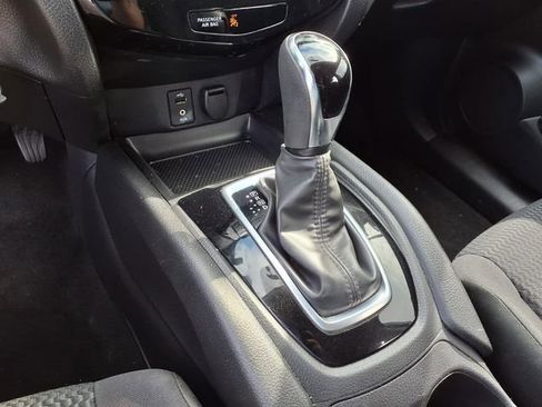 Used 2018 Nissan Rogue Sport S image 8