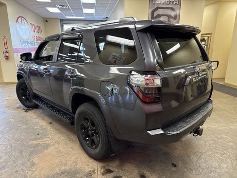 Used 2019 Toyota 4Runner SR5 Premium AWD/4WD image 10
