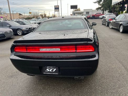 Used 2012 Dodge Challenger R/T image 7
