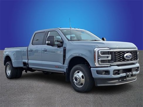 New 2026 Ford F350 Platinum image 2