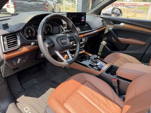 Used 2022 Audi Q5 2.0T Premium Plus w/ Premium Plus Package AWD/4WD image 12
